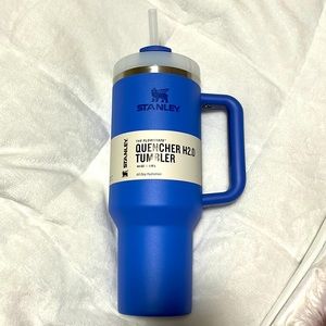 Stanley 40oz Quencher 2.0 in Iris NWT